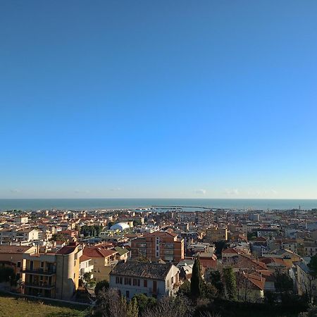 Hotel Casa Del Fiordaliso San Benedetto del Tronto Esterno foto